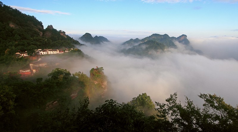 仙居（作者：胡宏坤；拍摄地址：休宁县齐云山镇齐云山村；联系电话：18955966555；联系地址：休宁县工商局）.jpg